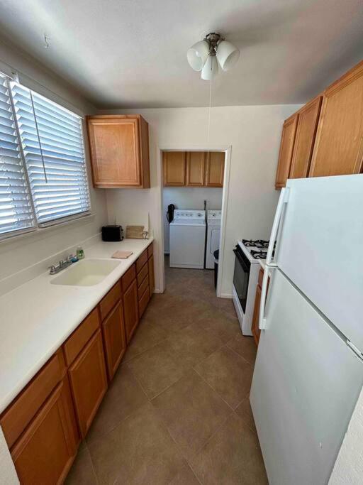 Entire Home By Newport Beach, Disneyland And Sna! Costa Mesa Bagian luar foto