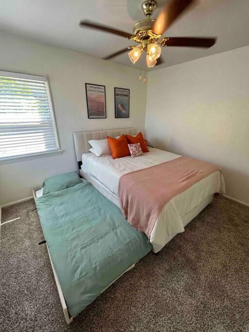 Entire Home By Newport Beach, Disneyland And Sna! Costa Mesa Bagian luar foto